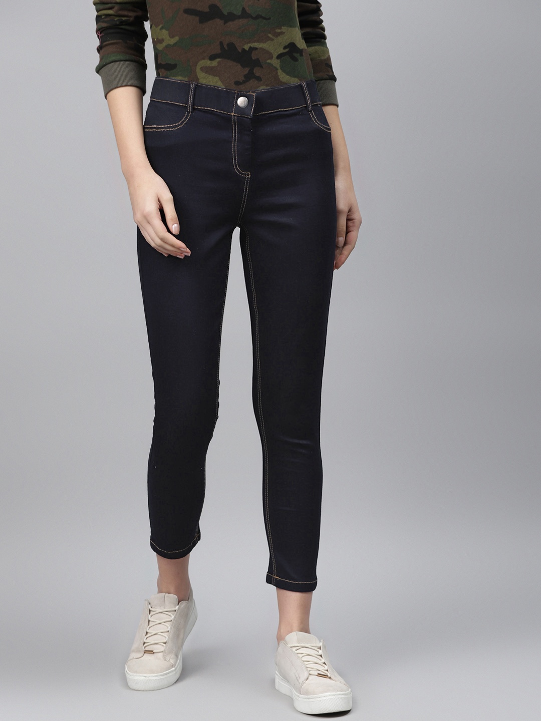 

AURELIA Women Navy Blue Regular Fit Mid-Rise Clean Look Stretchable Cropped Jeans