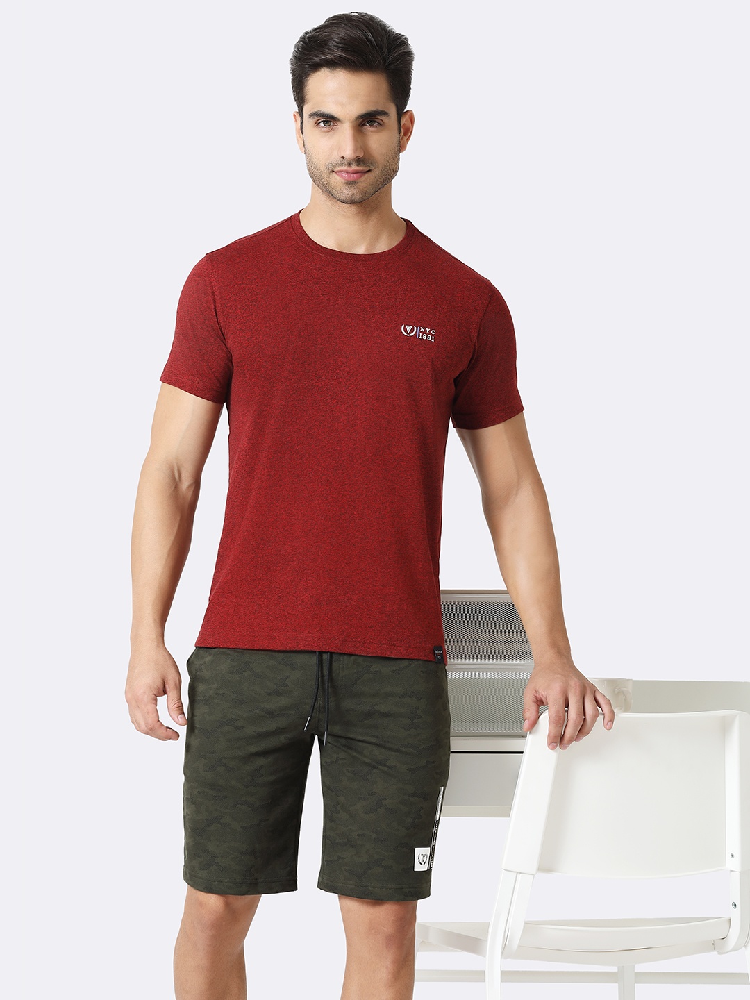 

Van Heusen Men Solid Round Neck T-shirt, Maroon