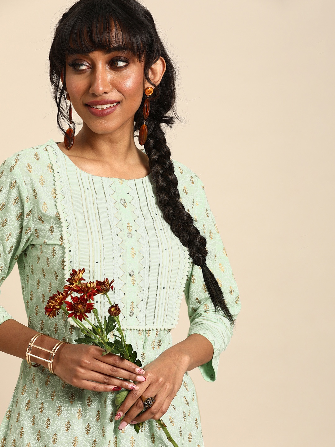 

Varanga Women Sea Green & White Printed Straight Kurta