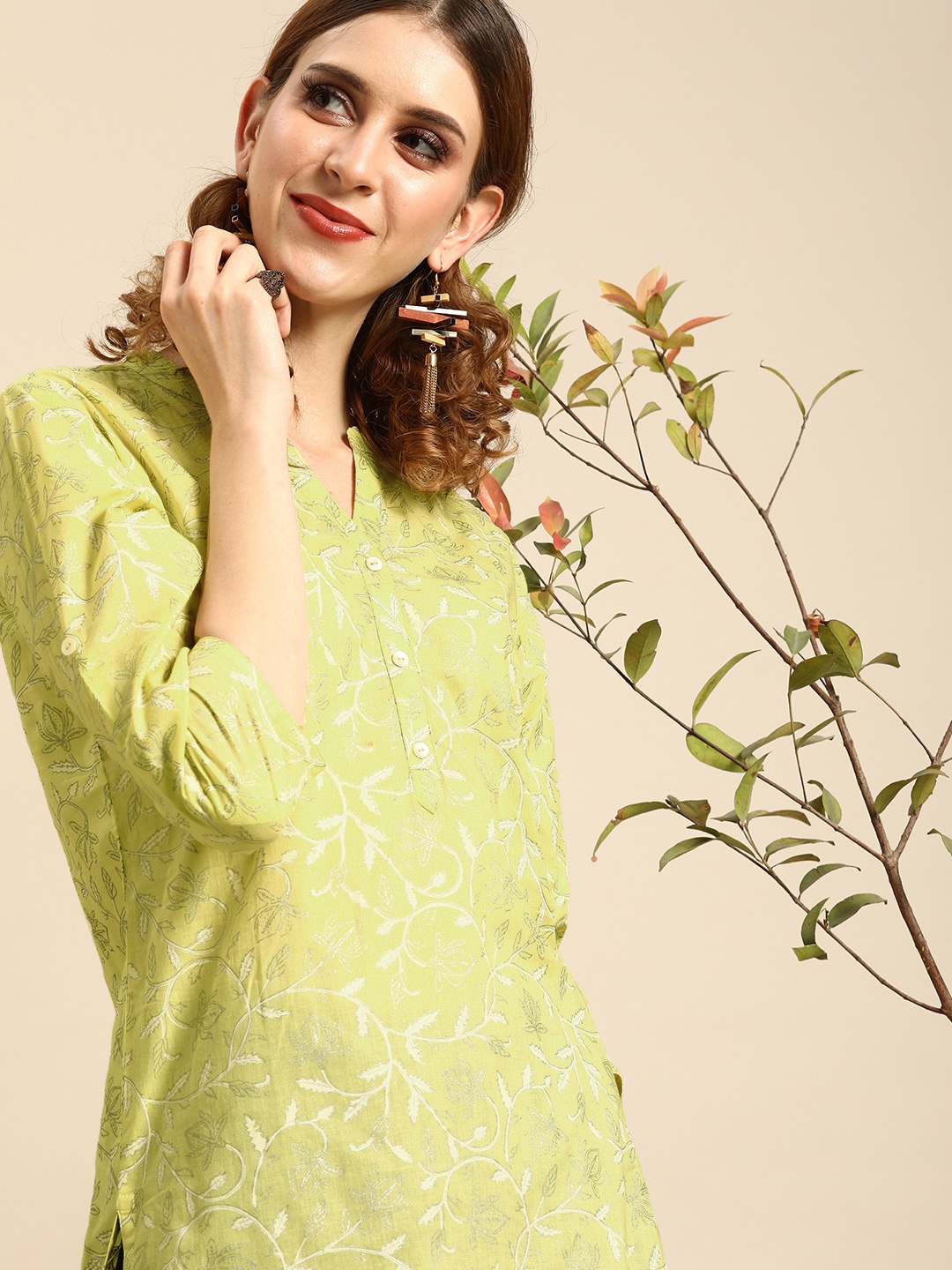 

Varanga Women Lime Green & Silver-Toned Printed Straight Kurta