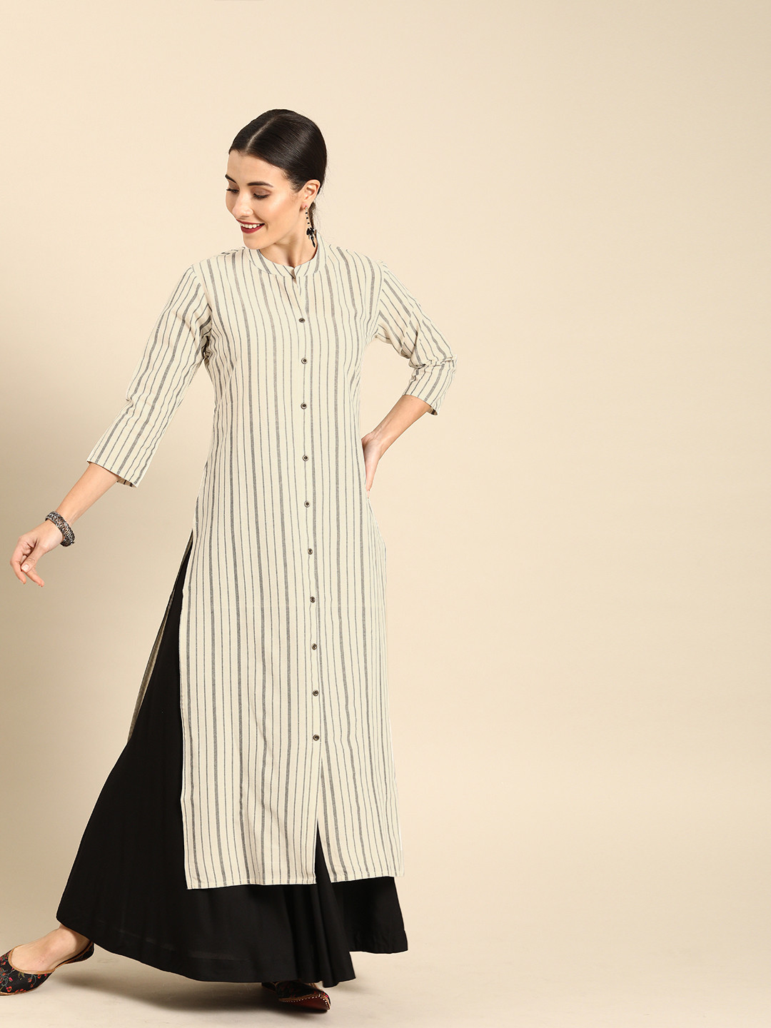 

Varanga Women Off-White & Black Striped Straight Kurta