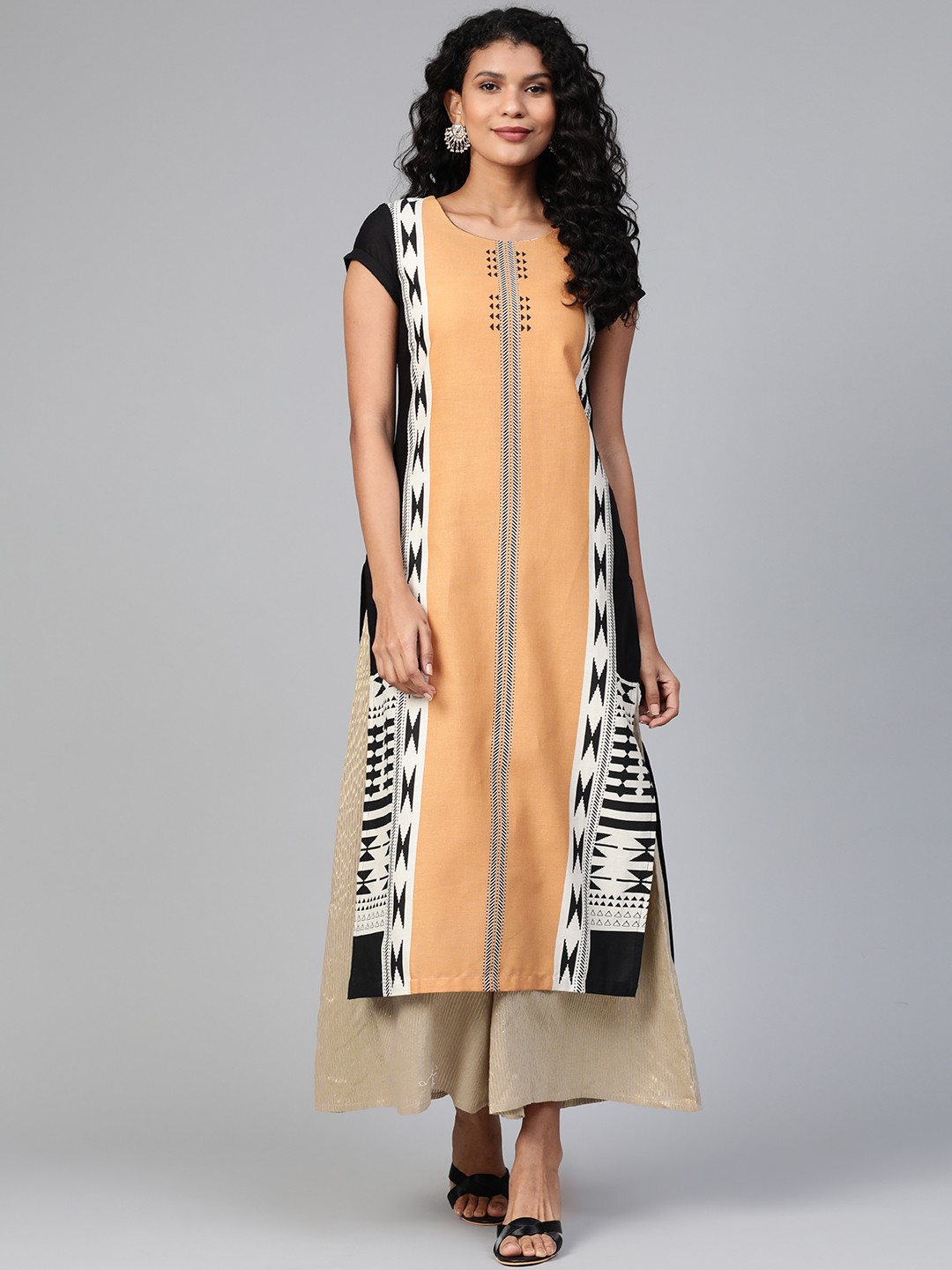 

W Women Beige & Black Printed Straight Kurta