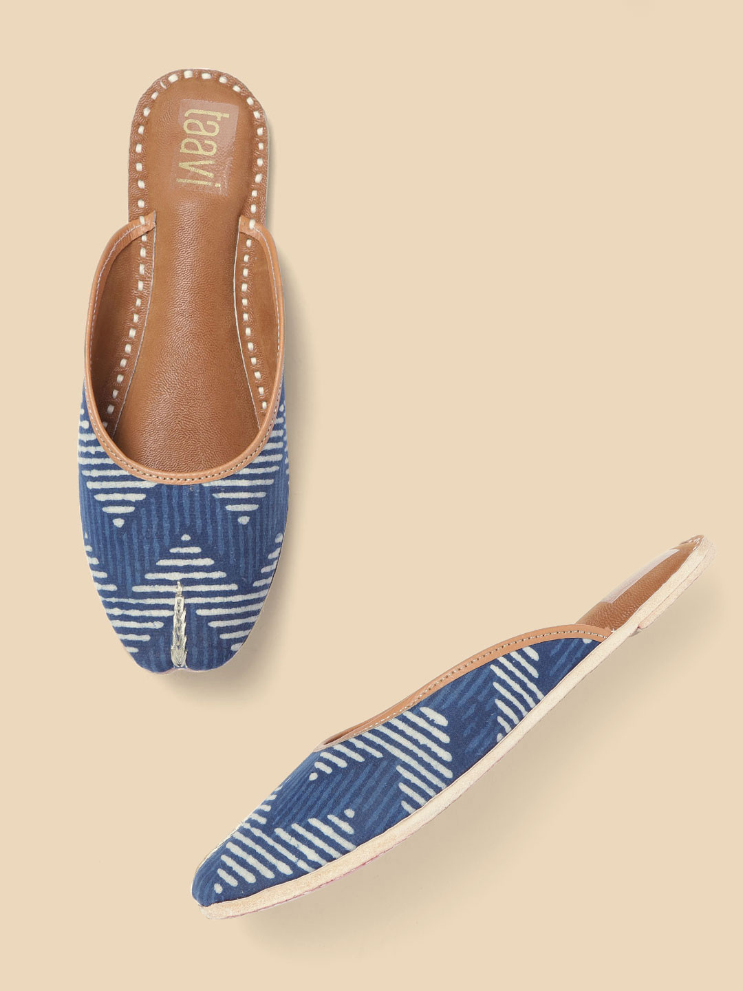

Taavi Women Navy Blue & Off-White Printed Sustainable Mojaris