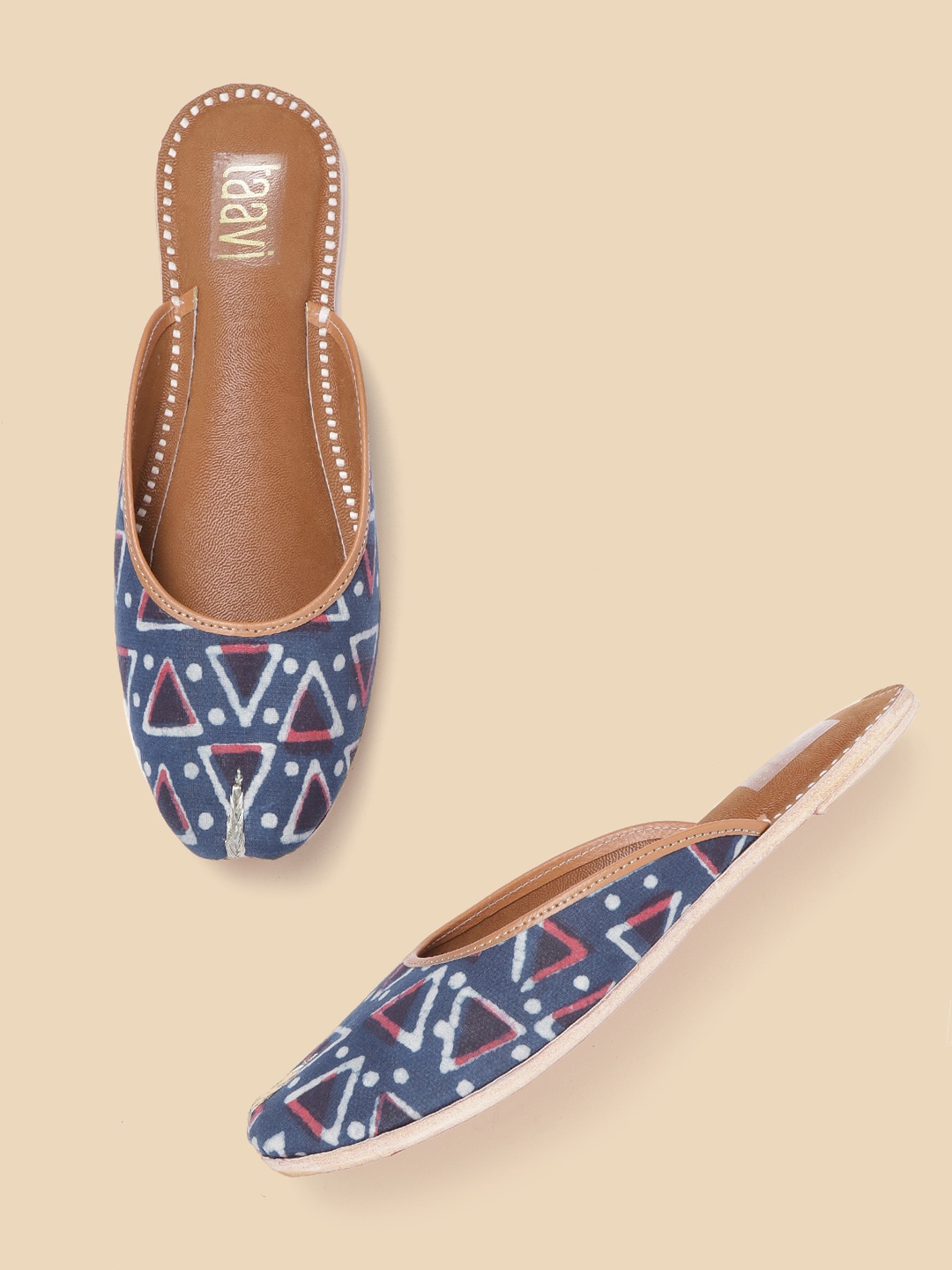 

Taavi Women Navy Blue & Off-White Printed Sustainable Mojaris