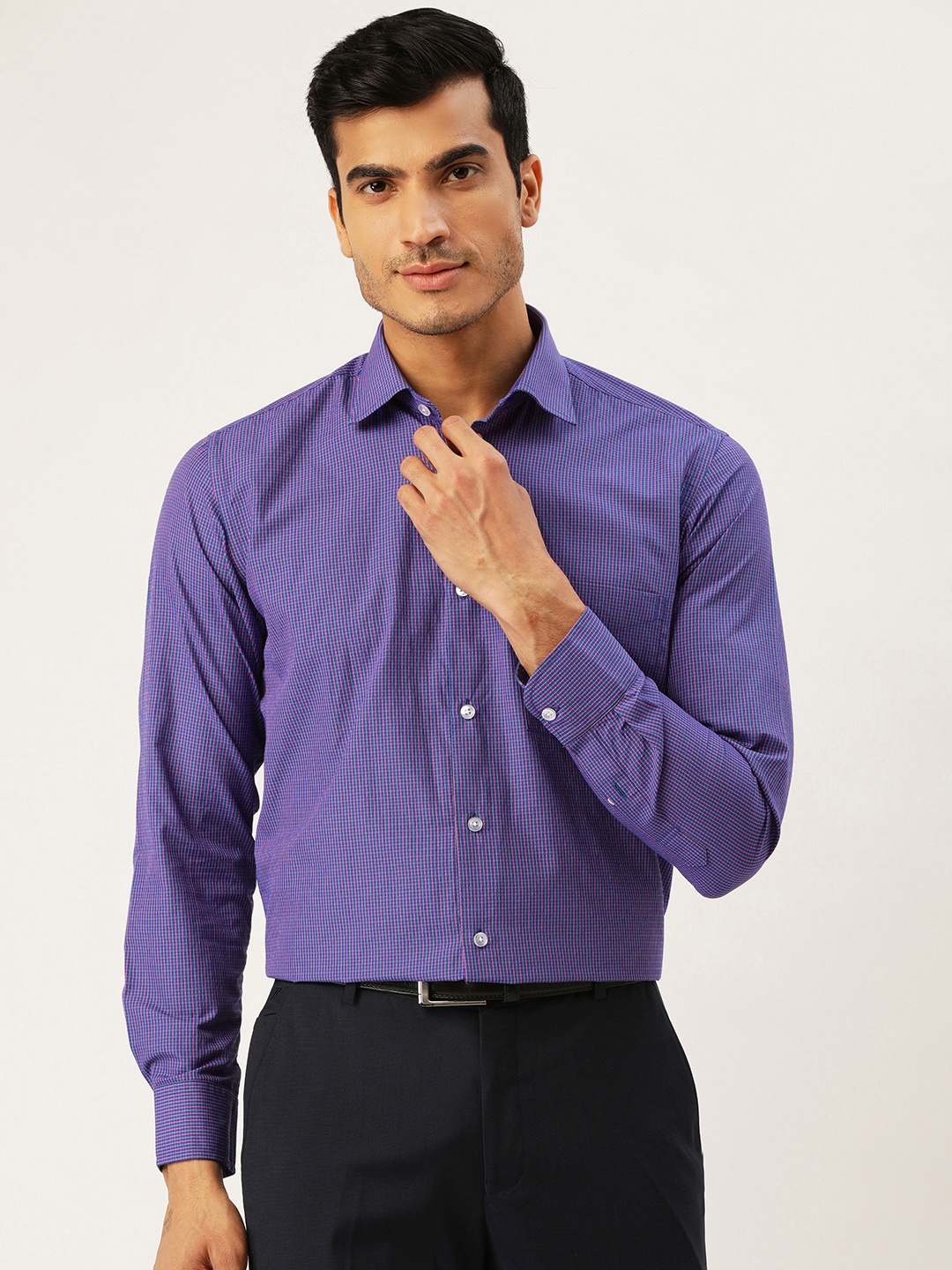 

Richlook Men Purple & Pink Regular Fit Checked Formal Shirt
