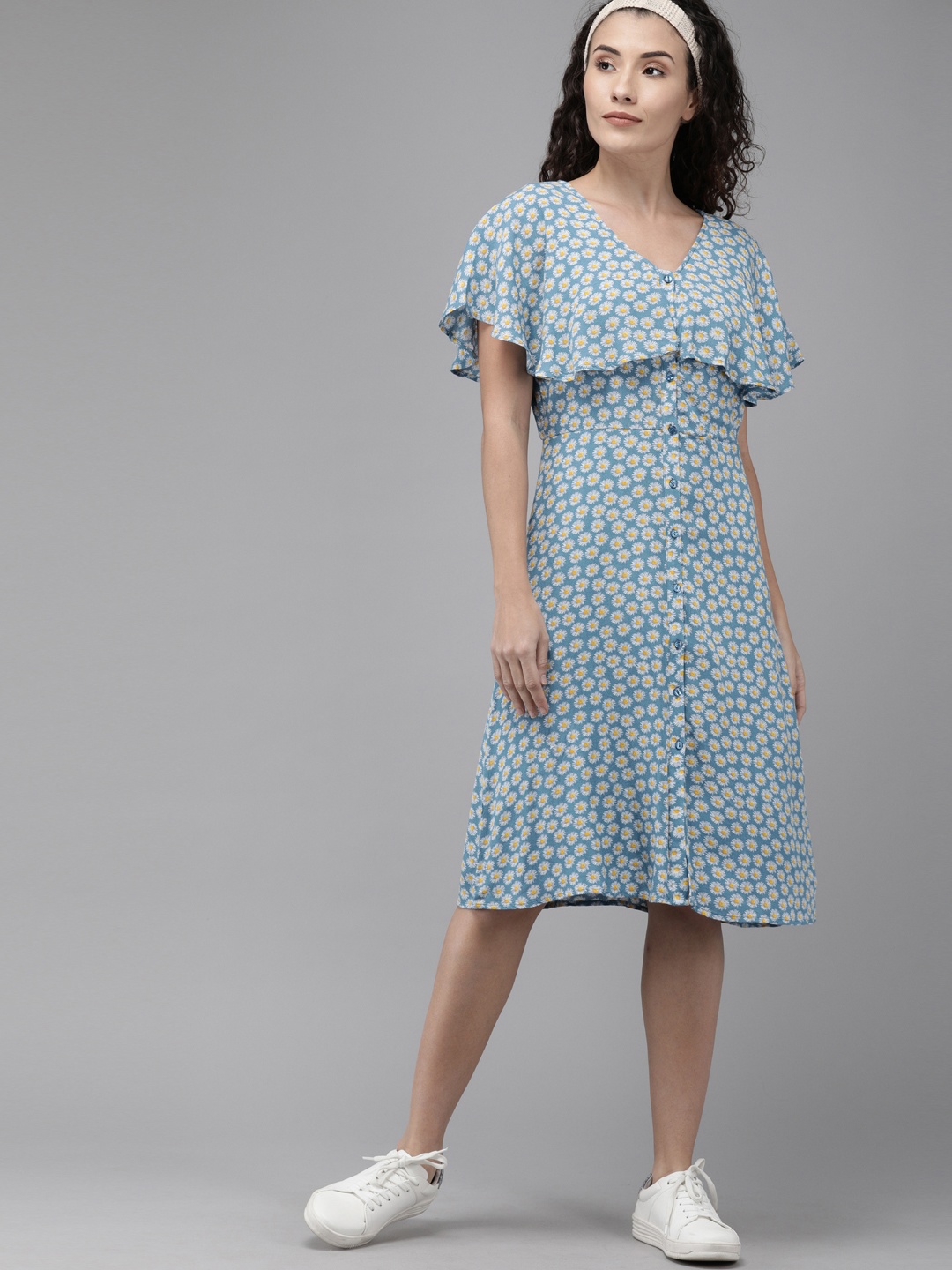 

Vero Moda Blue Ditsy Floral Buttoned-Up Dress