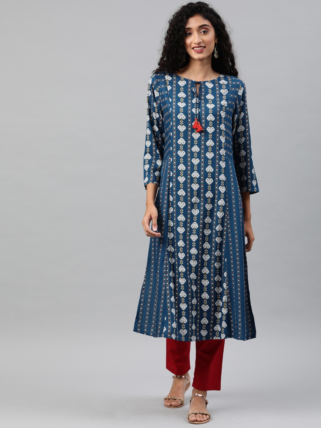 

Global Desi Women Blue & White Printed Straight Panelled Kurta
