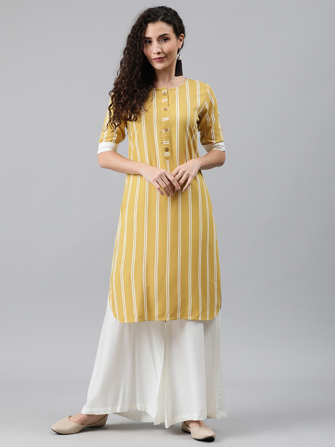 

Anyuka Women Yellow & White Printed A-Line Kurta