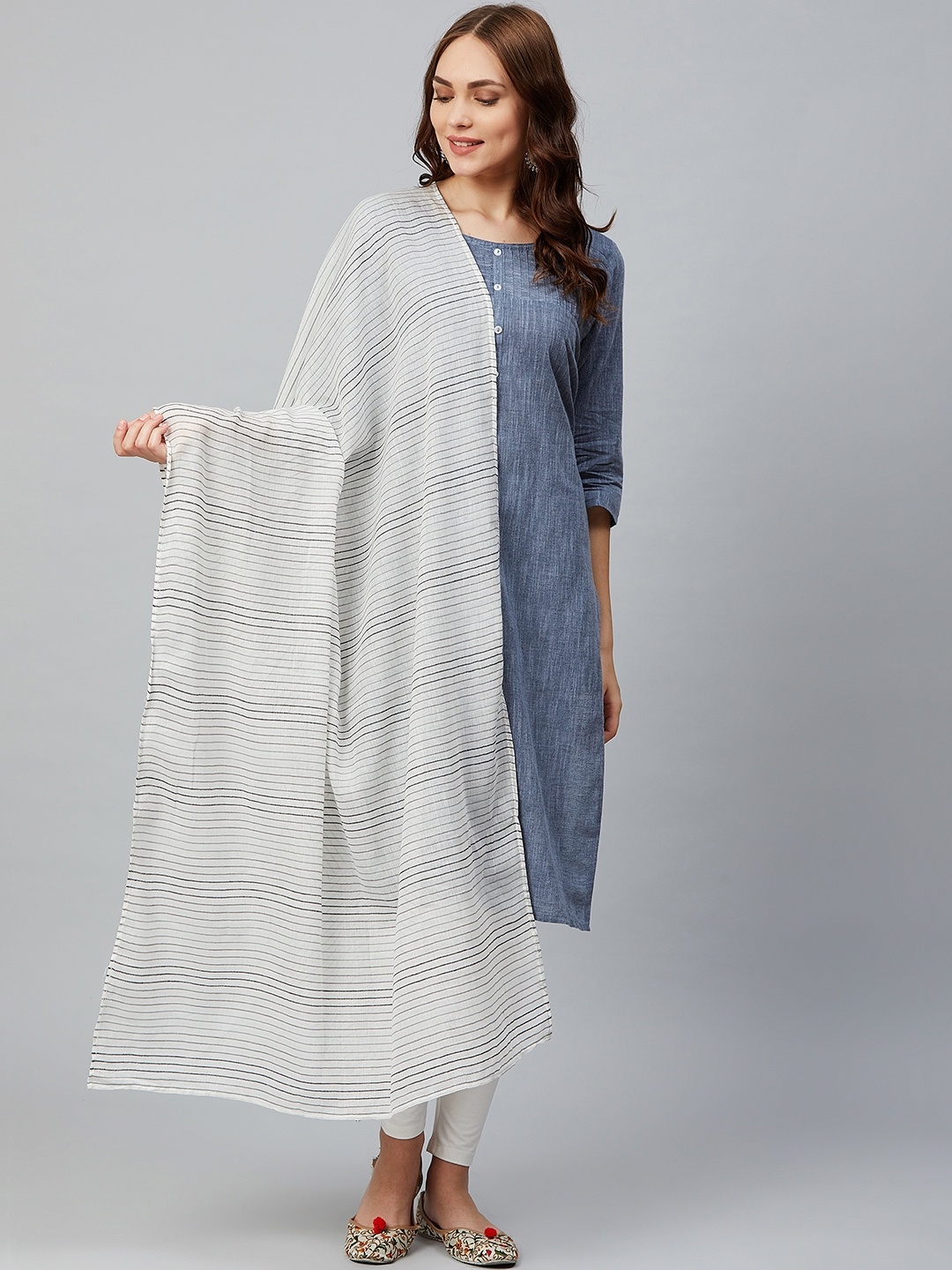

AURELIA White & Black Yarn Dyed Self Striped Pure Cotton Dupatta