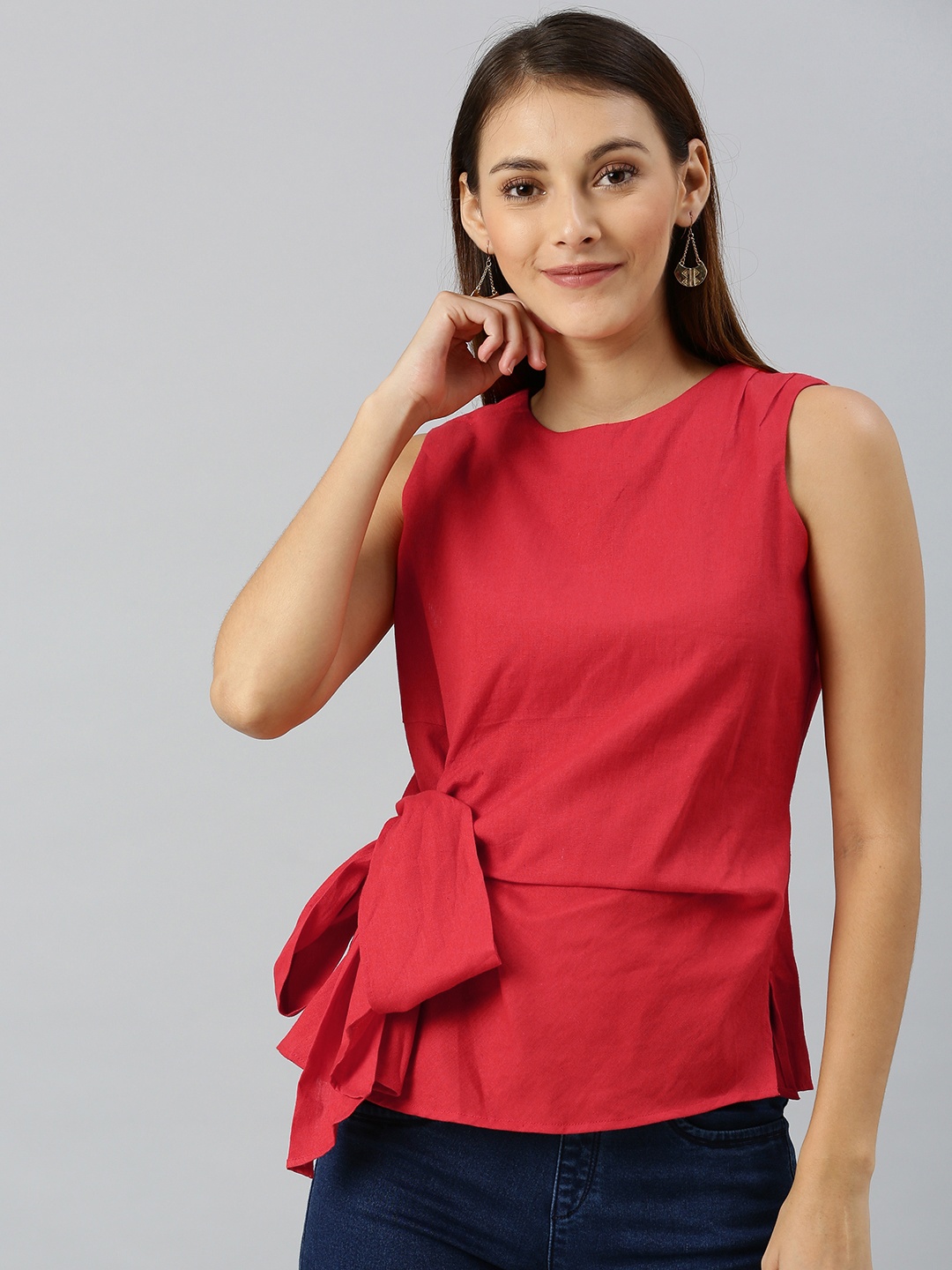

SASSAFRAS Women Red Solid Side Knot Top