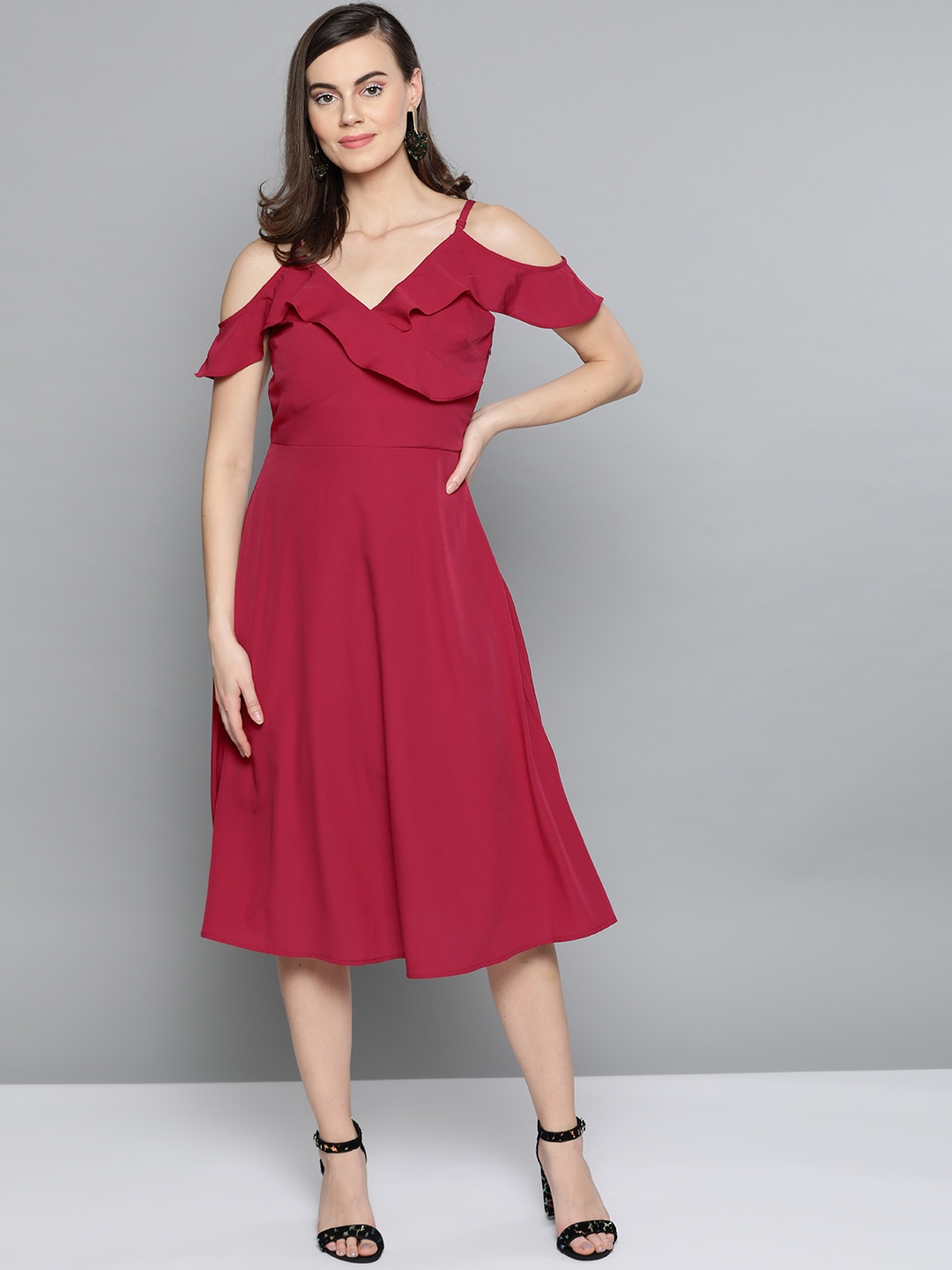 

Harpa Women Maroon Solid Wrap Dress