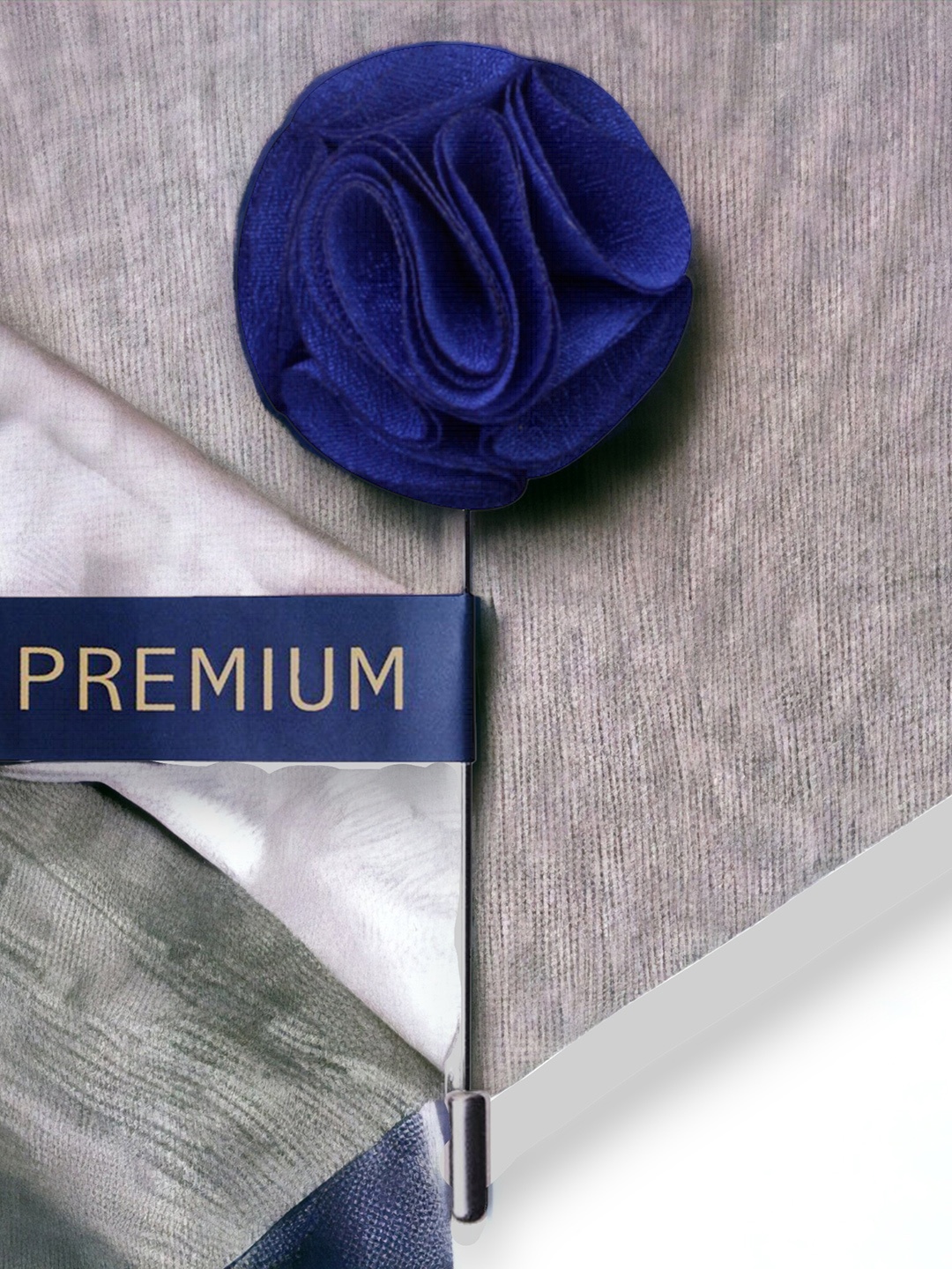 

PELUCHE Unisex Blue Floral Brooch Lapel Pin