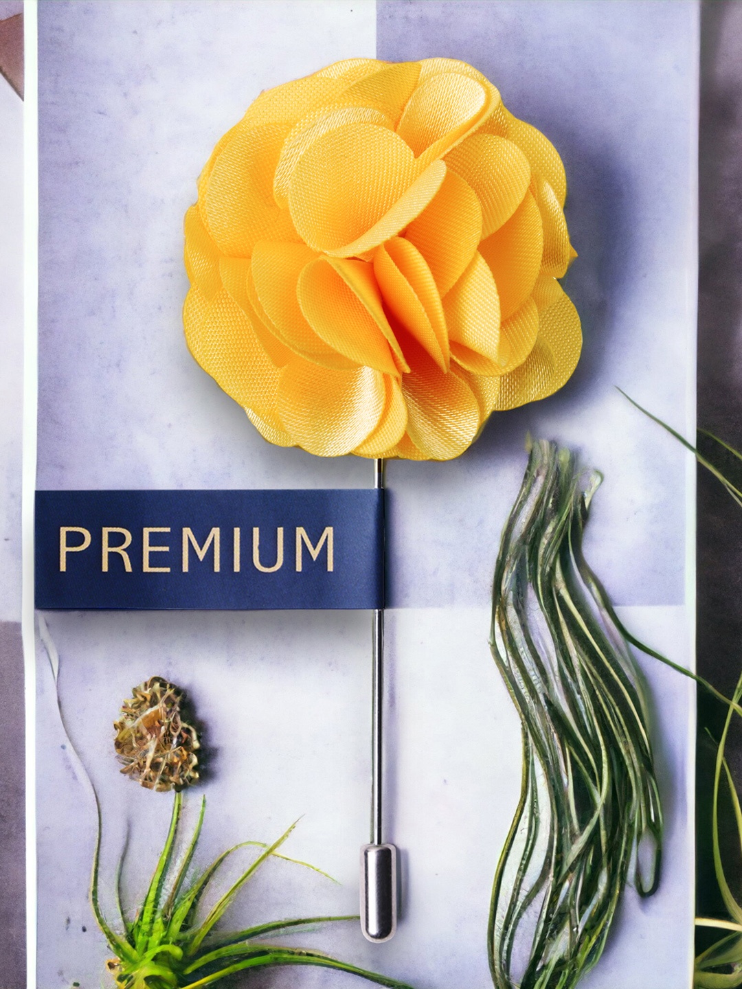 

PELUCHE Unisex Yellow Brooch Lapel Pin