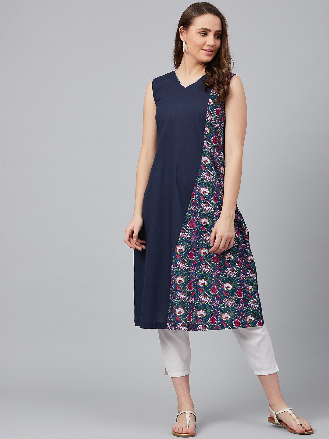 

Wabii Women Navy Blue & Pink Printed A-Line Kurta