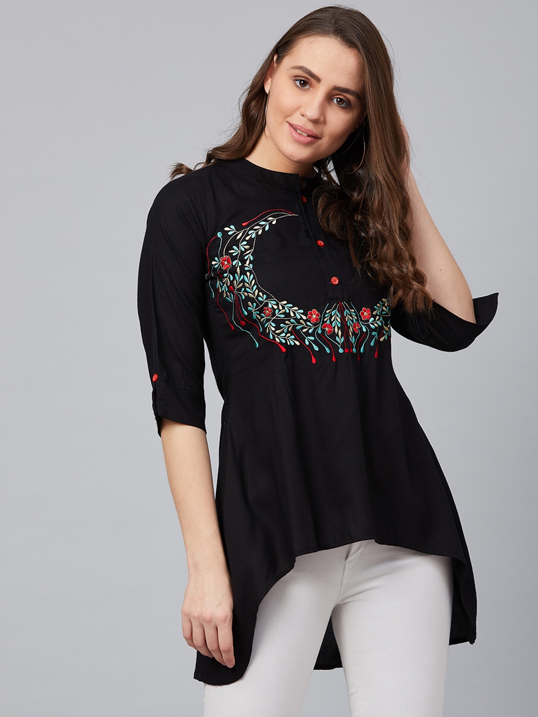 

Wabii Women Black Embroidered Tunic