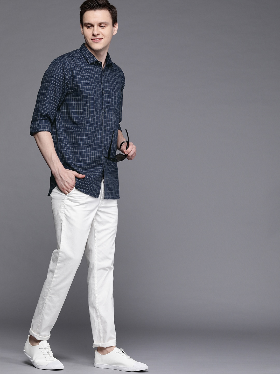 

Allen Solly Men Navy Blue & White Sport Fit Checked Casual Shirt