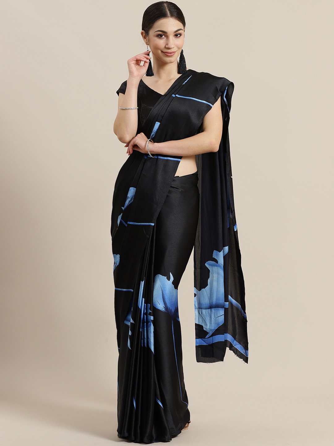 

Rajesh Silk Mills Black & Blue Floral Print Saree