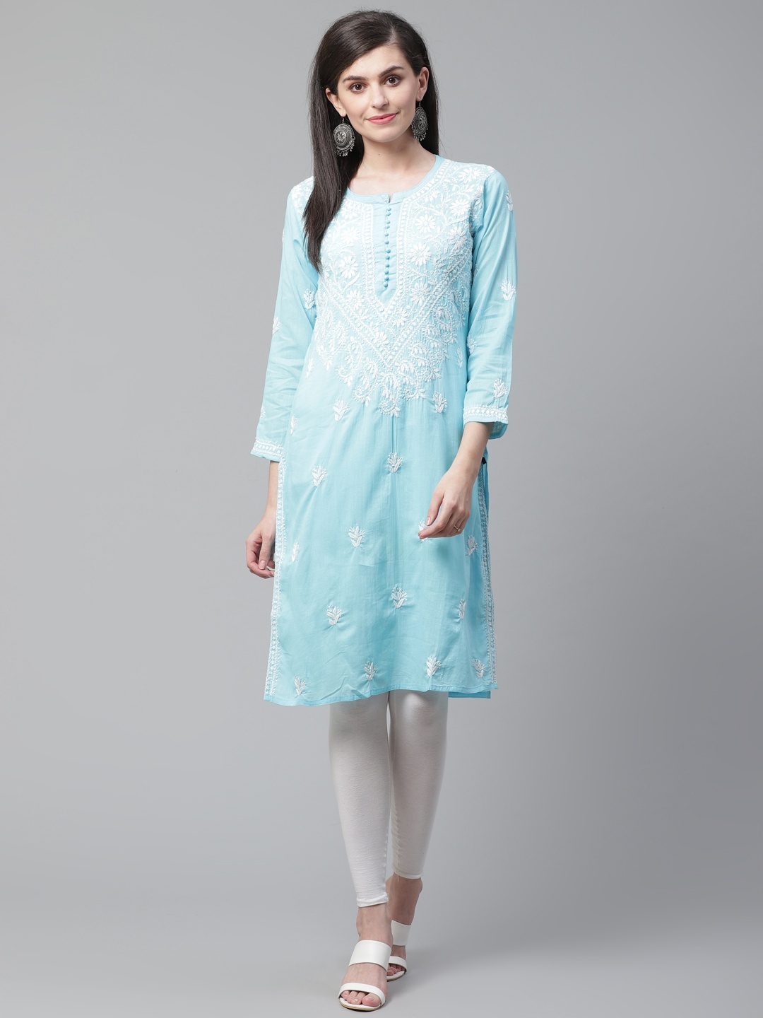 

Saadgi Women Blue & White Chikankari Embroidered Handloom Straight Kurta