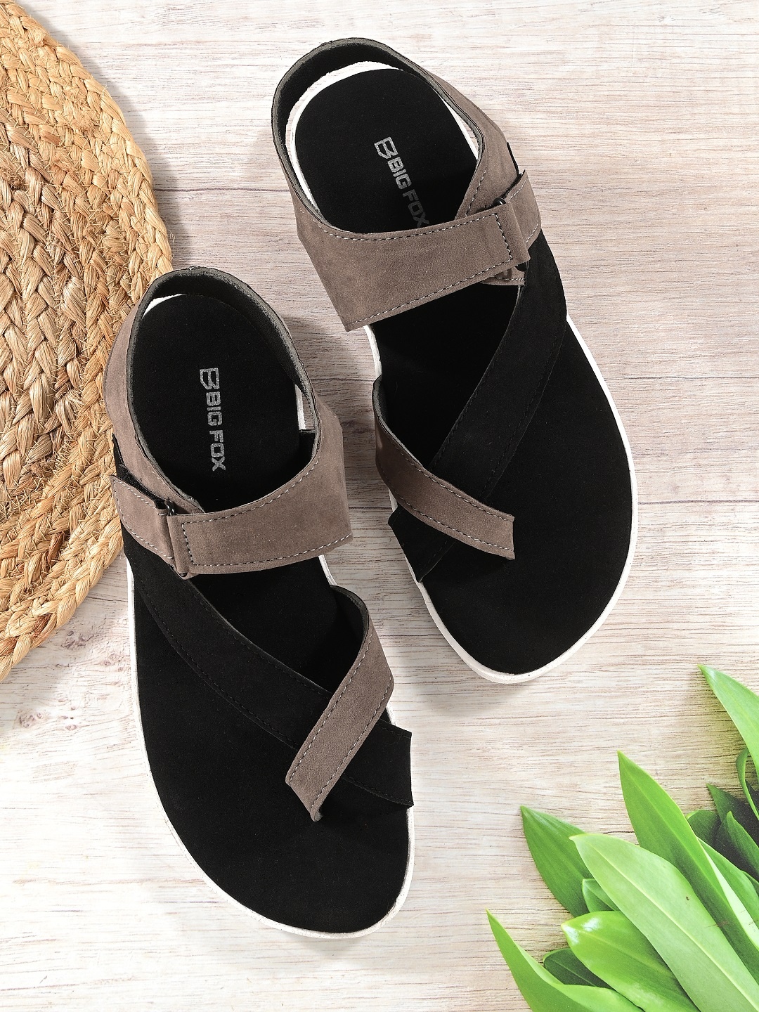 

Big Fox Men Black & Taupe Comfort Sandals