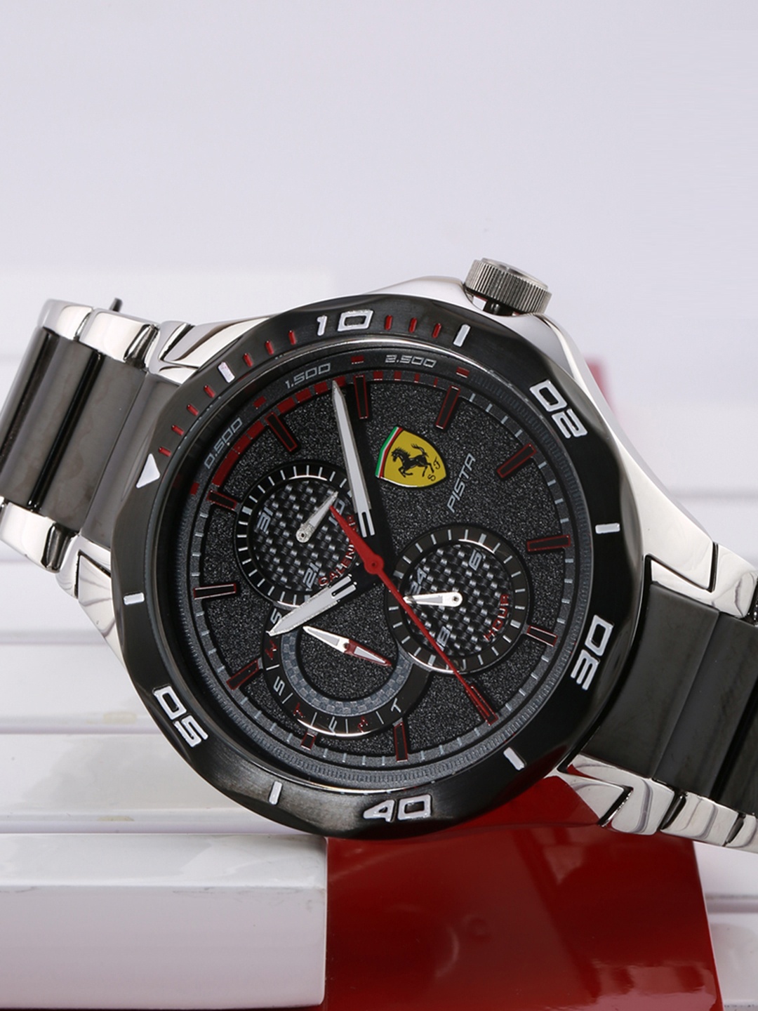 

SCUDERIA FERRARI Men Black Pista Analogue Watch 0830761