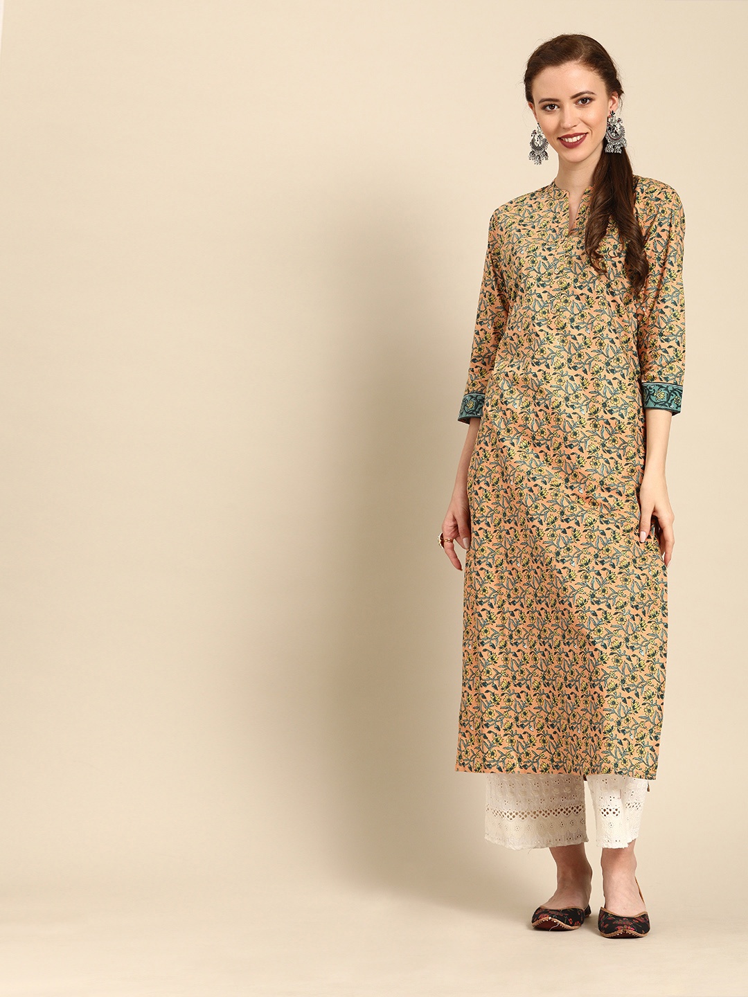 

Varanga Women Peach-Coloured & Teal Blue Screen Technique Floral Printed Straight Kurta