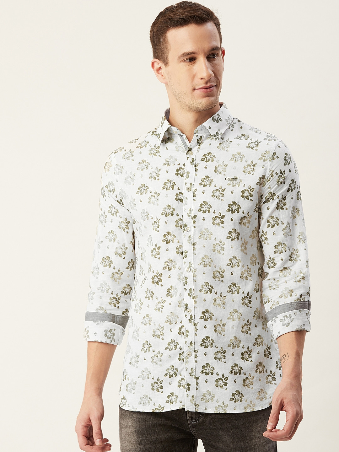 

GUESS Men White & Olive Green Sunset Slim Fit Floral Print Casual Shirt
