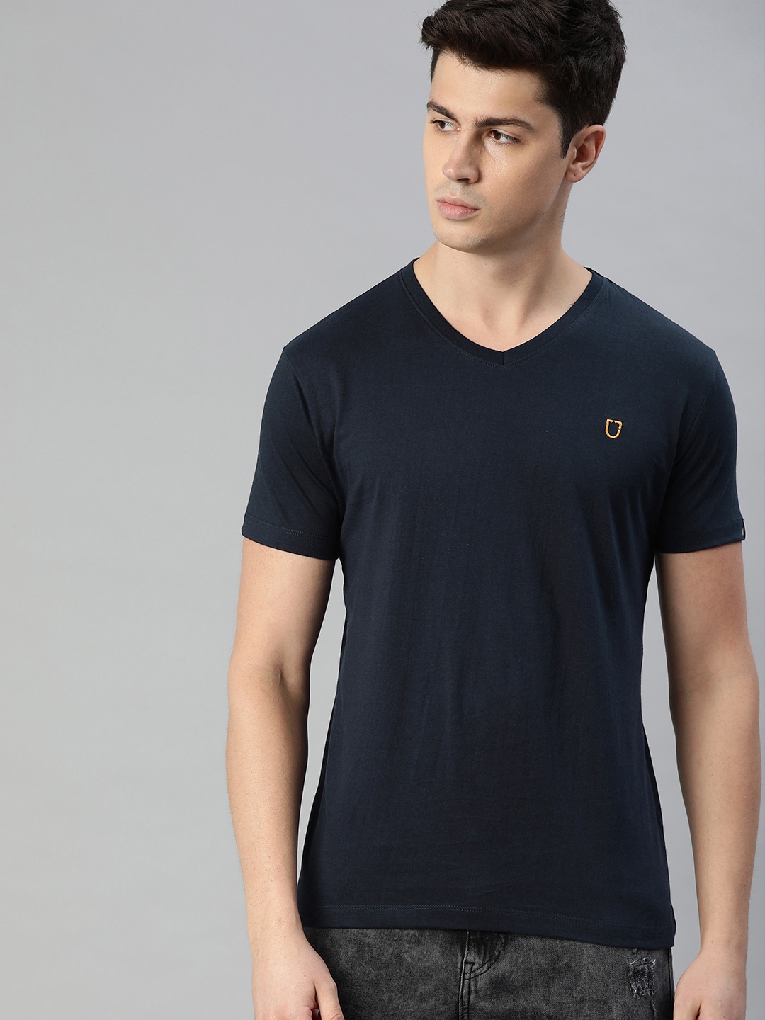 

Urbano Fashion Men Navy Blue Slim Fit Solid V-Neck Pure Cotton T-shirt