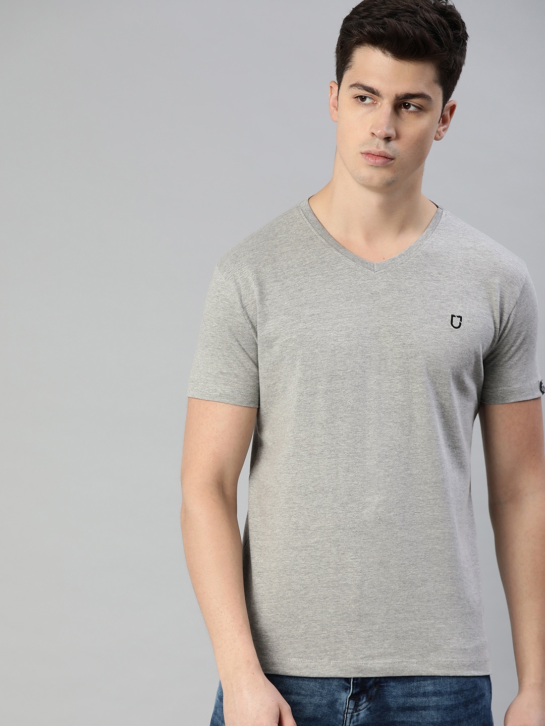 

Urbano Fashion Men Grey Melange Slim Fit Solid V-Neck Pure Cotton T-shirt