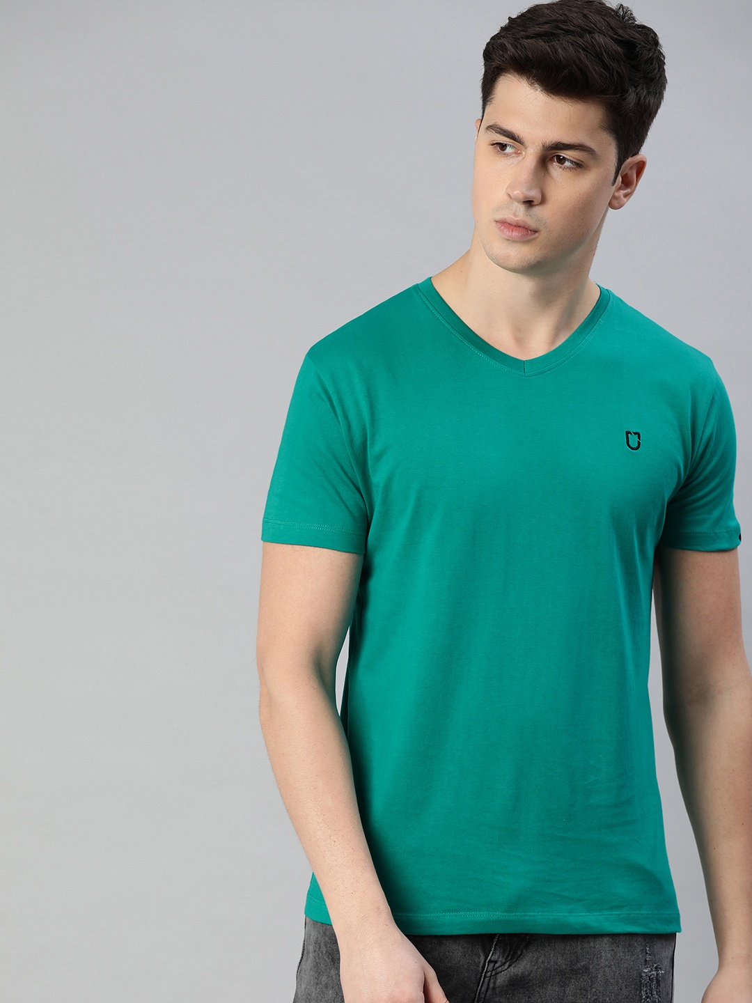 

Urbano Fashion Men Teal Green Slim Fit Solid V-Neck Pure Cotton T-shirt