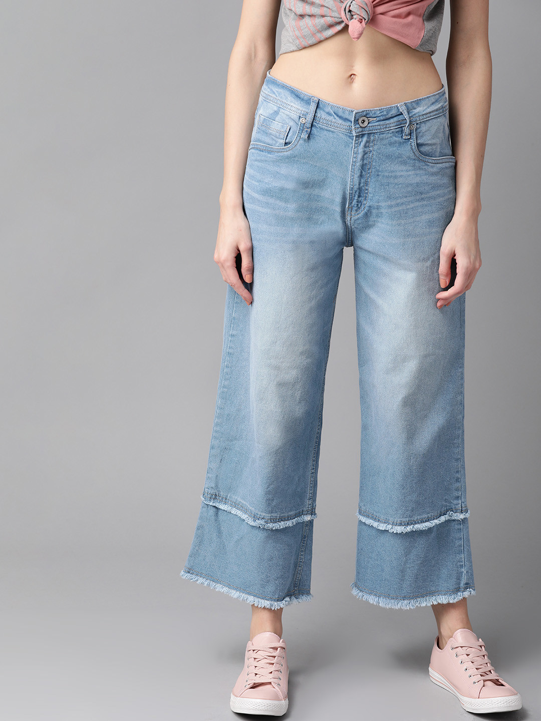 

Roadster Women Blue Regular Fit Flared Mid-Rise Clean Look Stretchable Jeans
