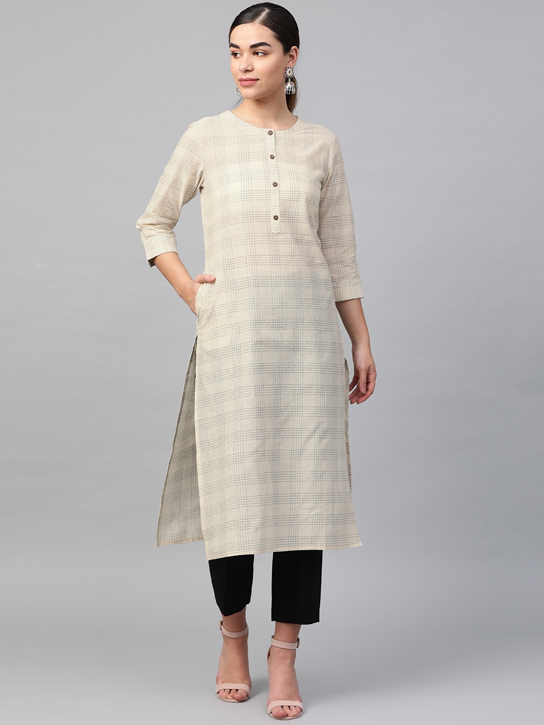 

KSUT Women Off-White & Black Checked Straight Kurta