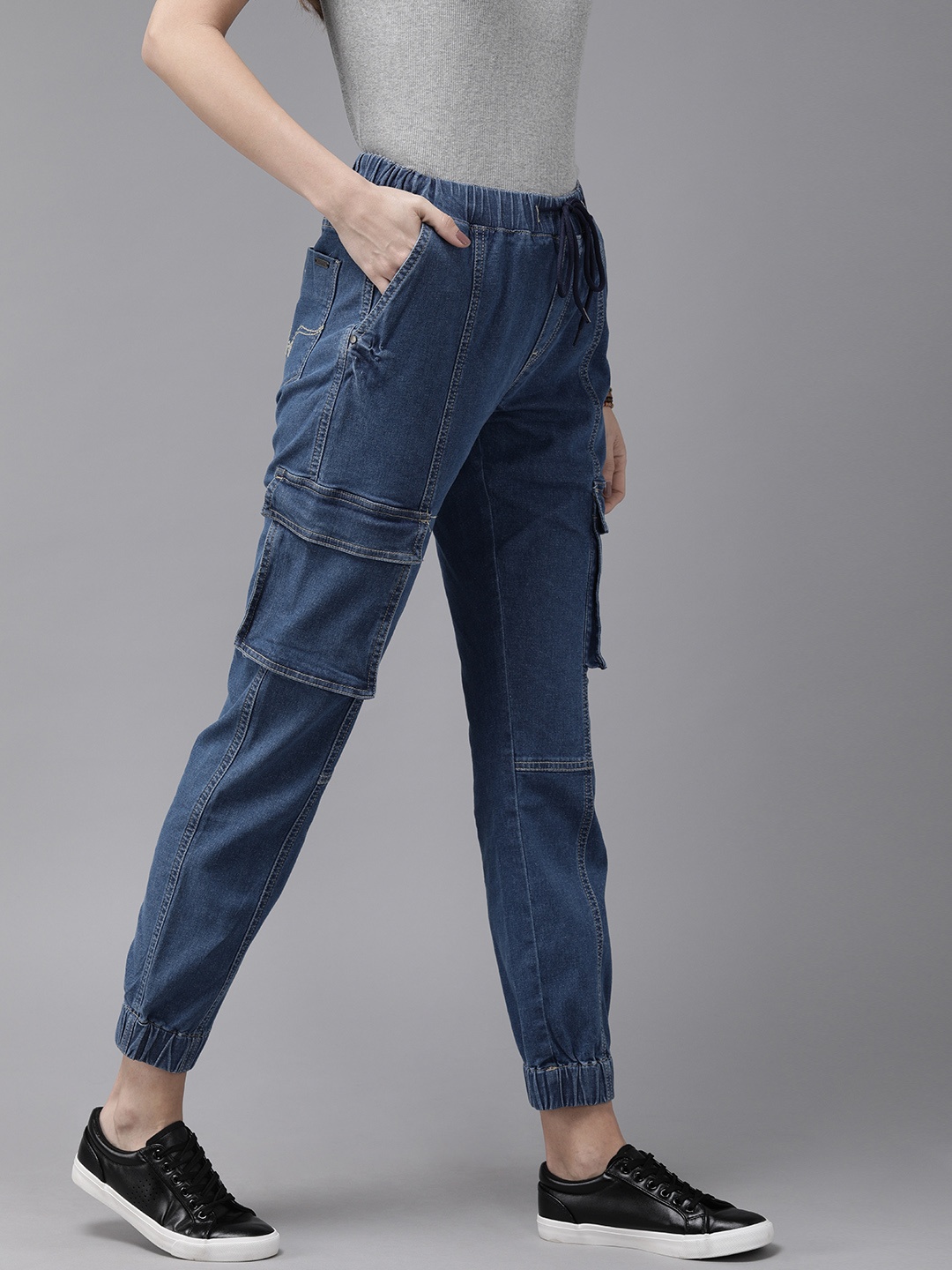 

Roadster Women Blue Jogger Mid-Rise Clean Look Stretchable Jeans