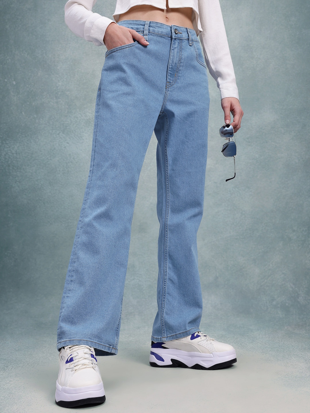 

The Roadster Life Co. Women Bootcut Stretchable Jeans, Blue