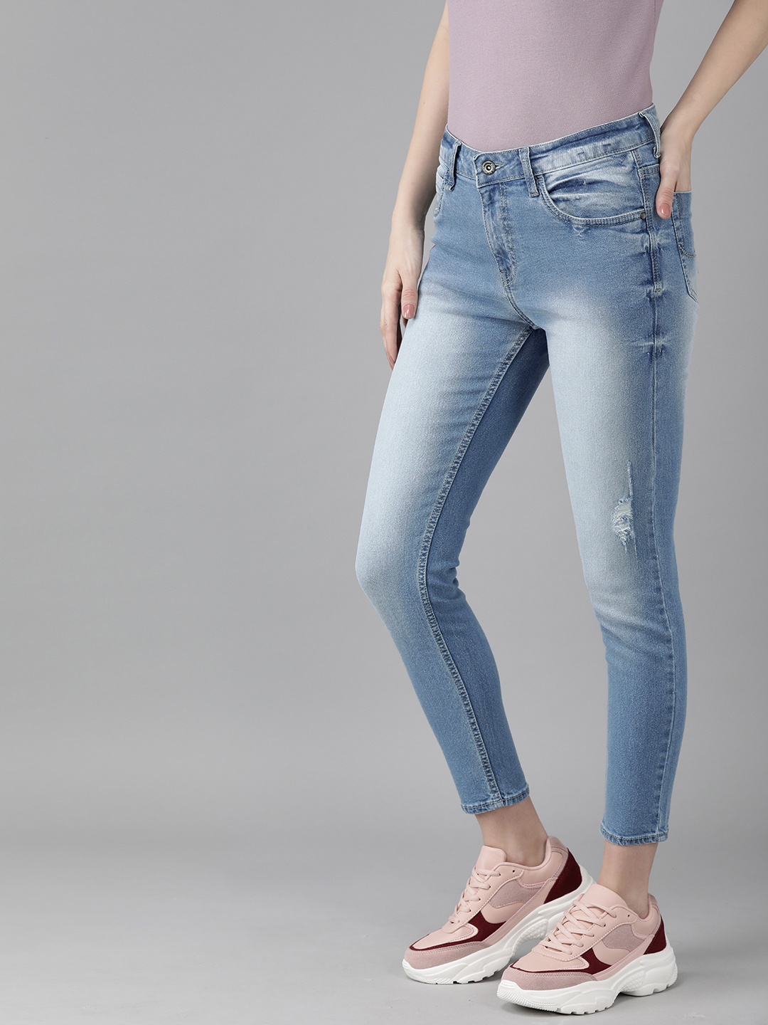 

Roadster Women Blue Skinny Fit Mid-Rise Low Distress Stretchable Cropped Jeans