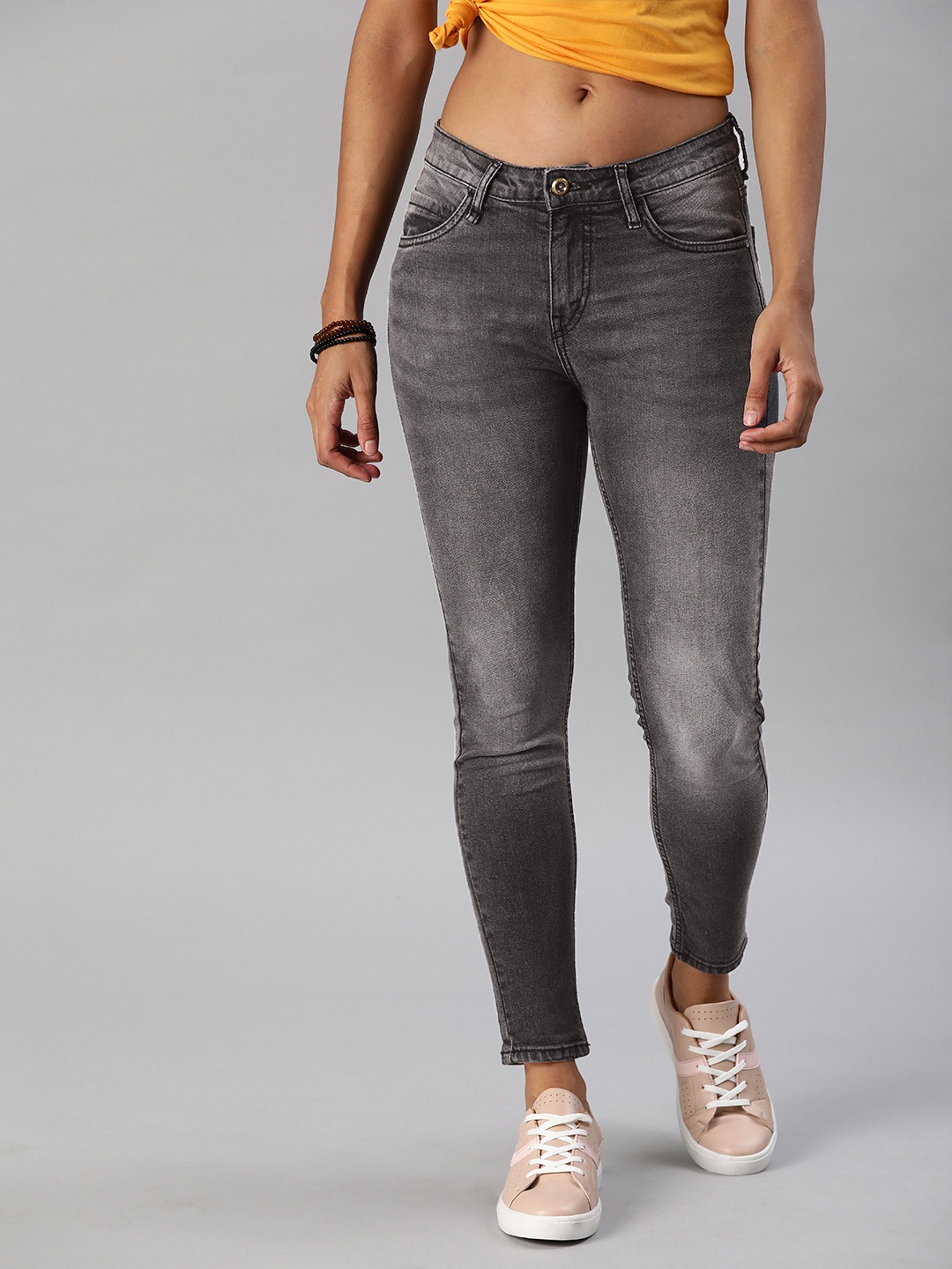 

Roadster Women Black Skinny Fit Mid-Rise Clean Look Stretchable Jeans