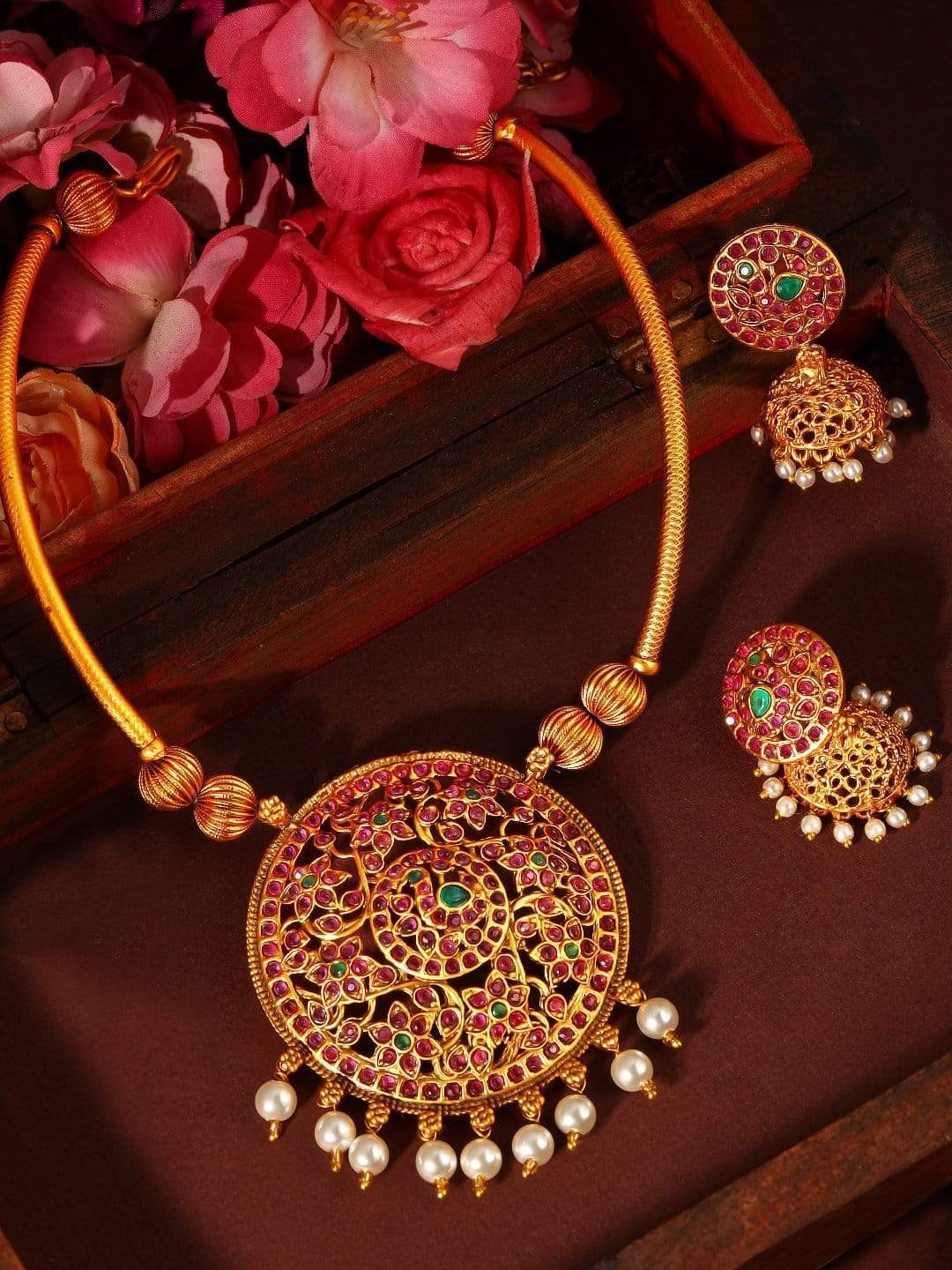 

Rubans Gold-Plated Pink & Off-White Color Stone-Studded & Beaded Handcrafted Jewellery Set