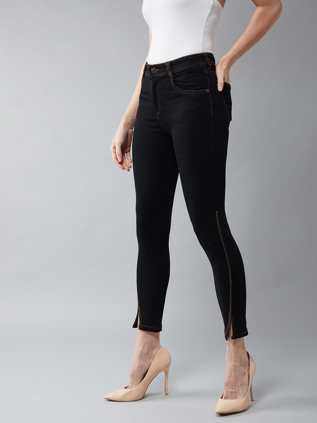 

DOLCE CRUDO Women Black Skinny Fit High-Rise Clean Look Stretchable Jeans