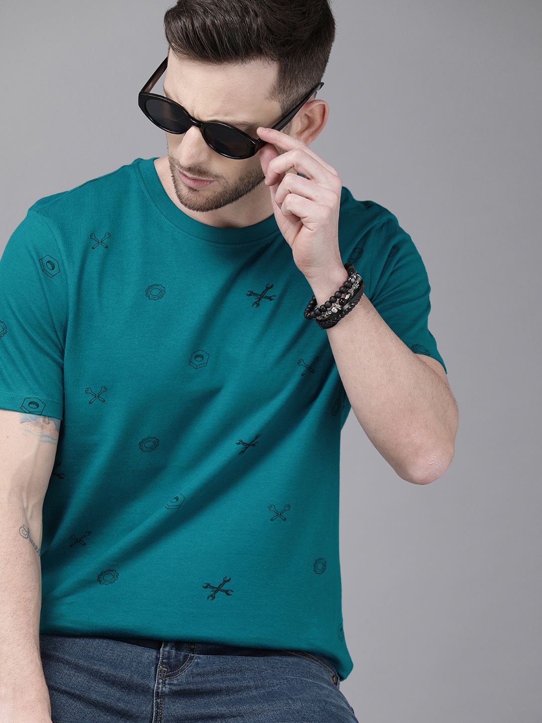 

Roadster Men Teal Blue Black Printed Round Neck Pure Cotton T-shirt