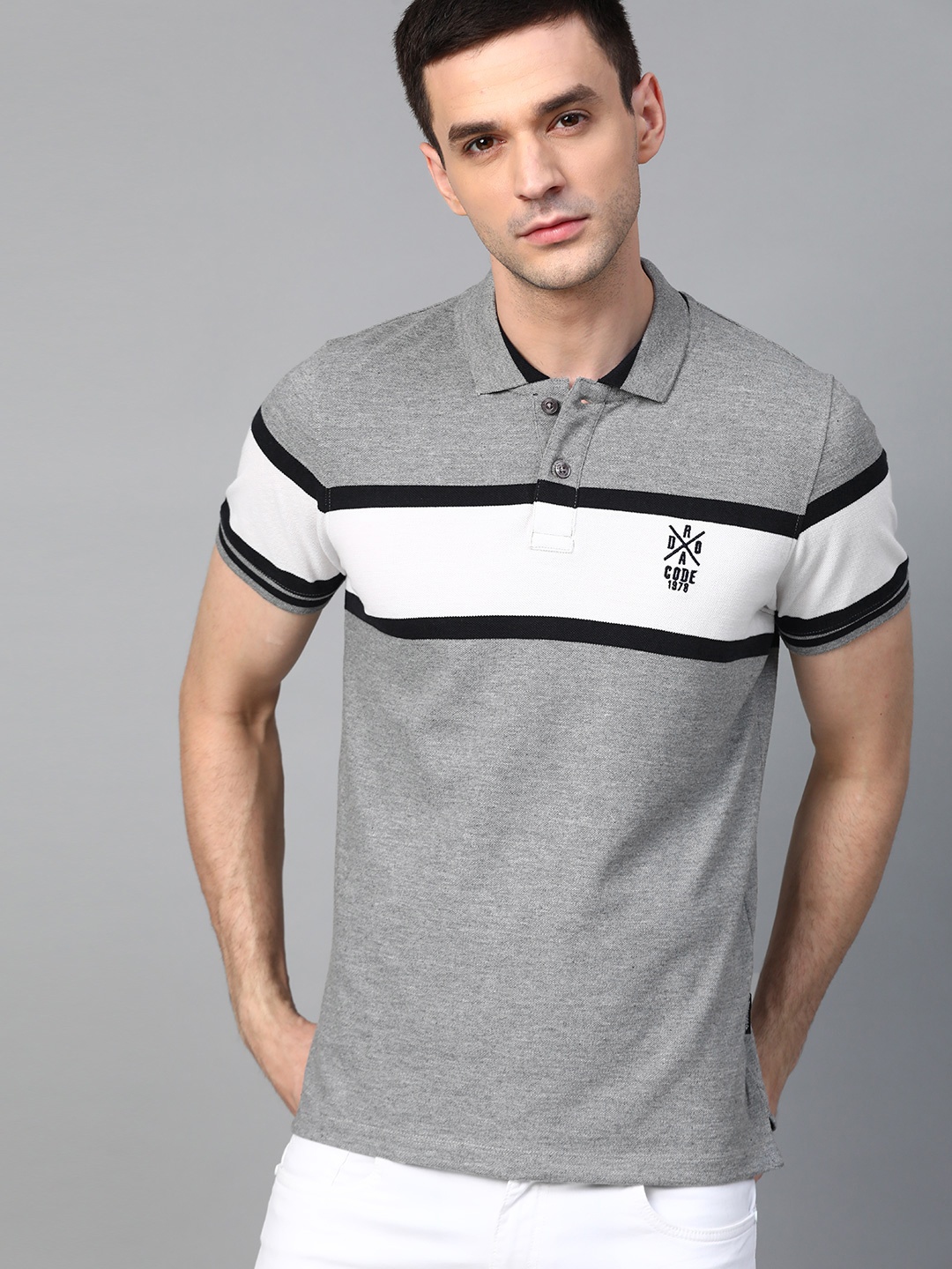 

Roadster Men Grey Melange & White Colourblocked Polo Collar T-shirt