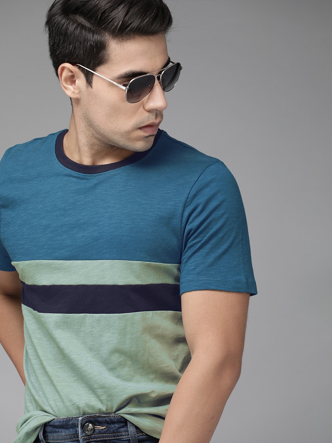 

Roadster Men Teal Colourblocked Round Neck Pure Cotton T-shirt