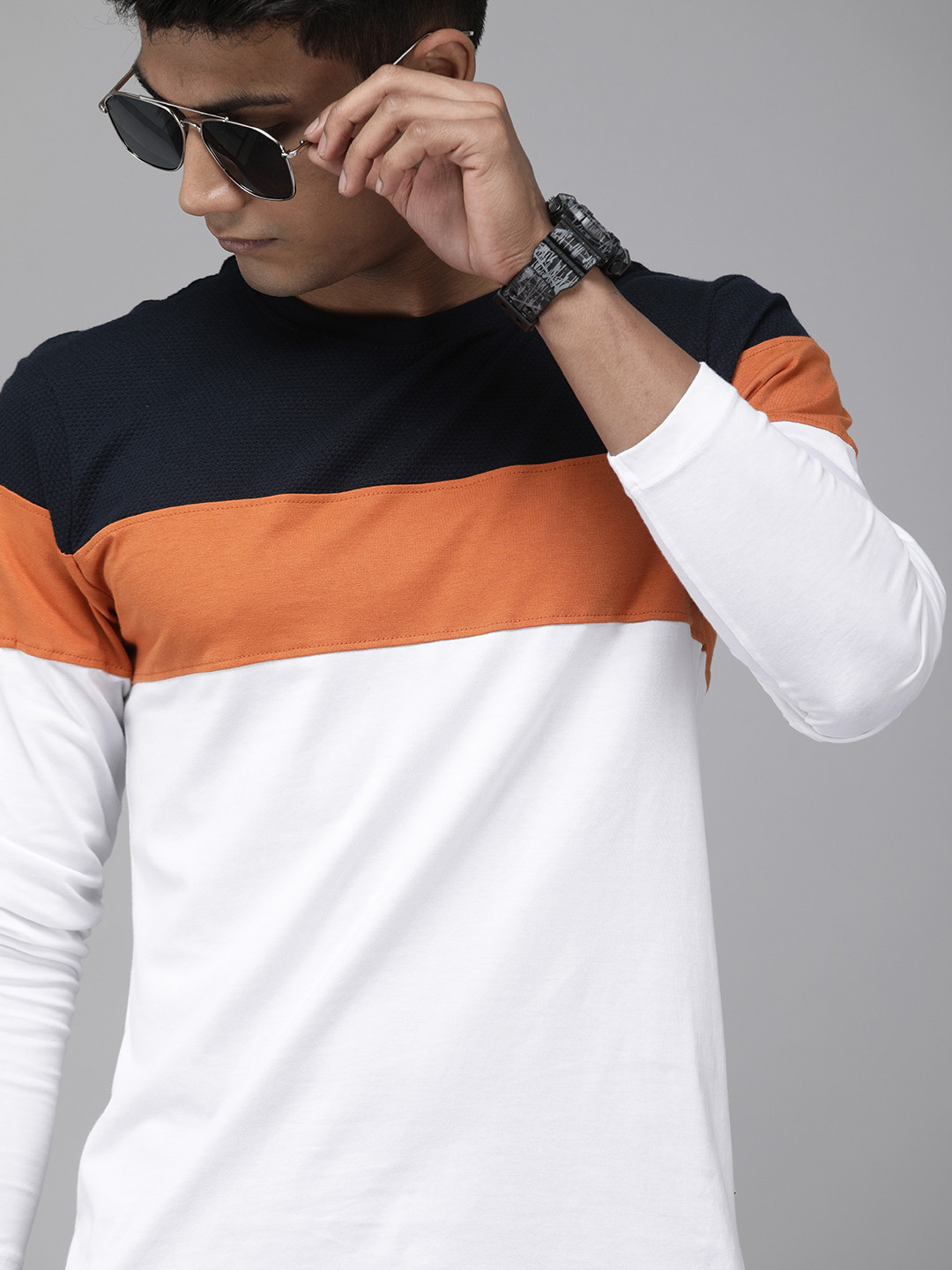 

Roadster Men White Colourblocked Round Neck T-shirt
