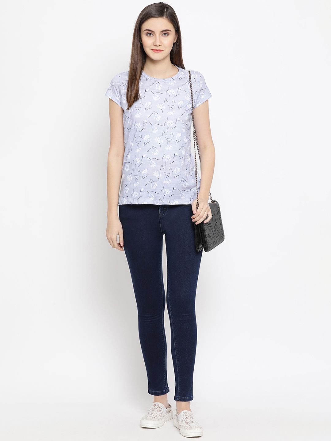 

Crimsoune Club Women Blue Super Skinny Fit Mid-Rise Clean Look Jeans