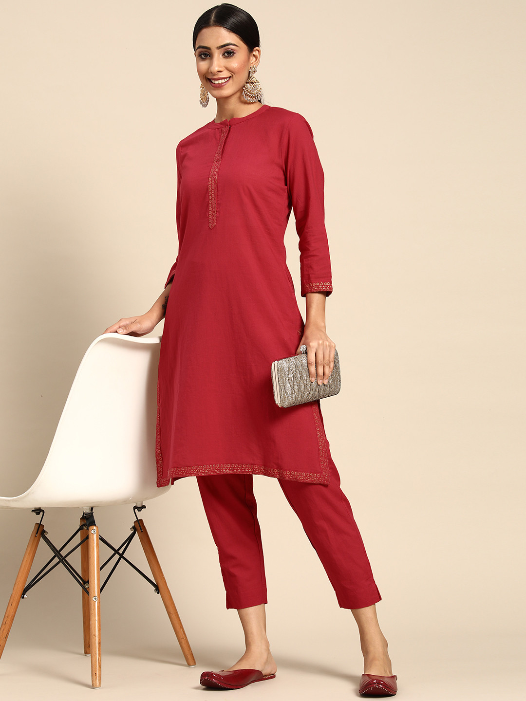 

Sangria Women Red Pure Cotton Solid Kurta with Cropped Trousers, Maroon