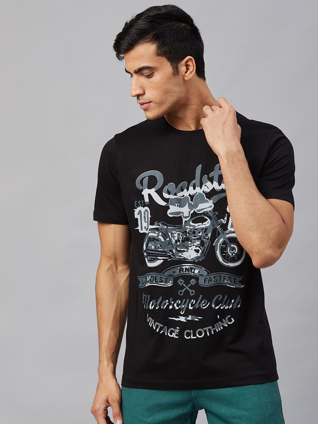 

Roadster Men Black and Grey Graphic Printed Cotton T-shirt