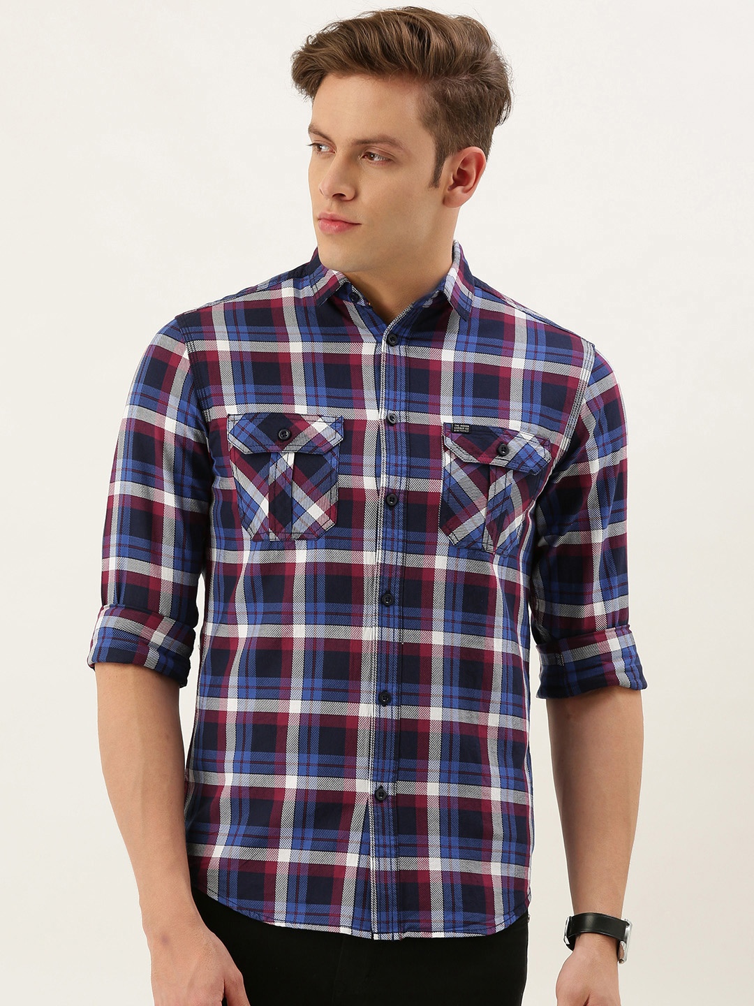 

The Indian Garage Co Men Navy Blue & Red Checked Slim Fit Casual Shirt