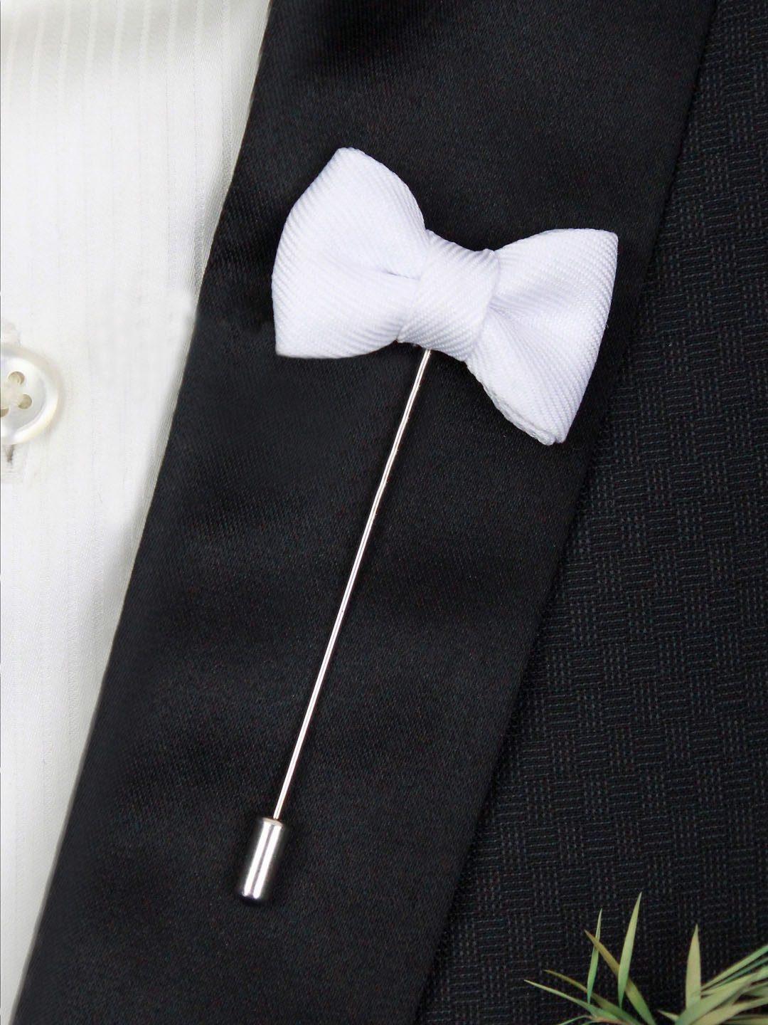 

PELUCHE Unisex White The Graceful Bow Brooch Lapel Pin
