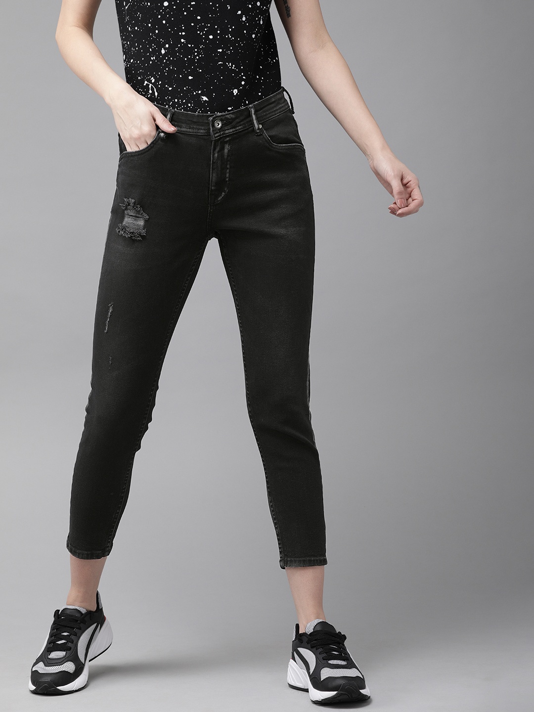 

Roadster Women Black Skinny Fit Mid-Rise Mildly Distressed Stretchable Jeans