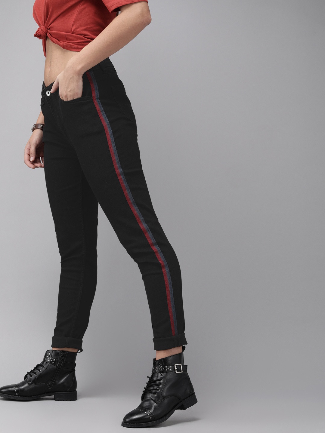 

Roadster Women Black Super Skinny Fit High-Rise Clean Look Stretchable Side Striped Jeans