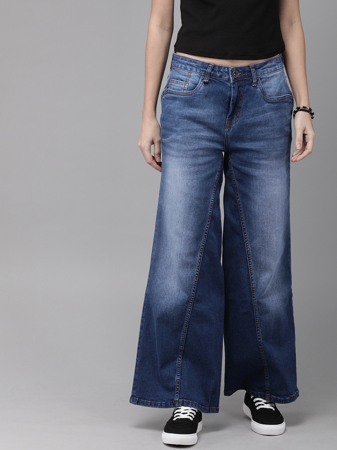 

Roadster Women Blue Flared Mid-Rise Clean Look Stretchable Jeans