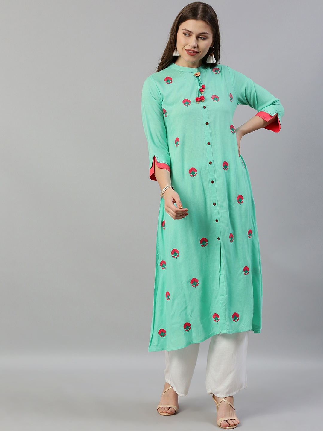 

Neerus Women Grey Melange Embroidered Straight Kurta